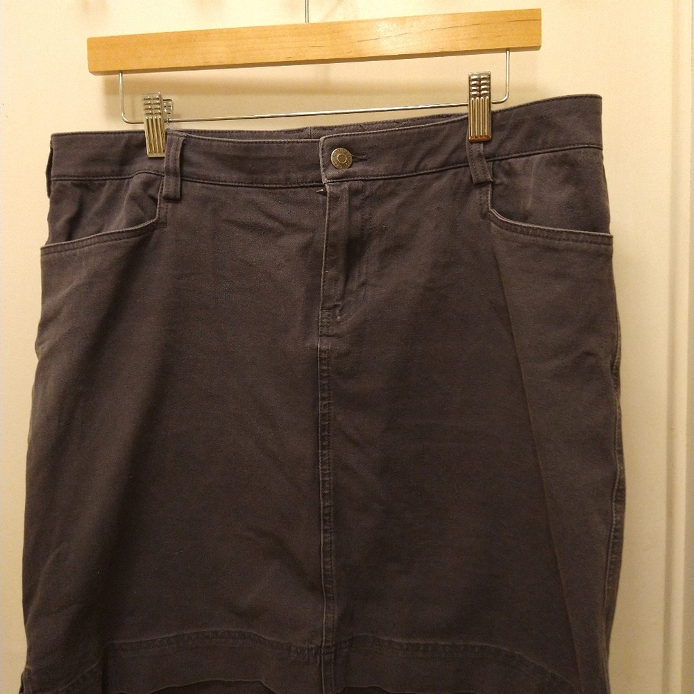 Duluth Trading Company skirt, size 14